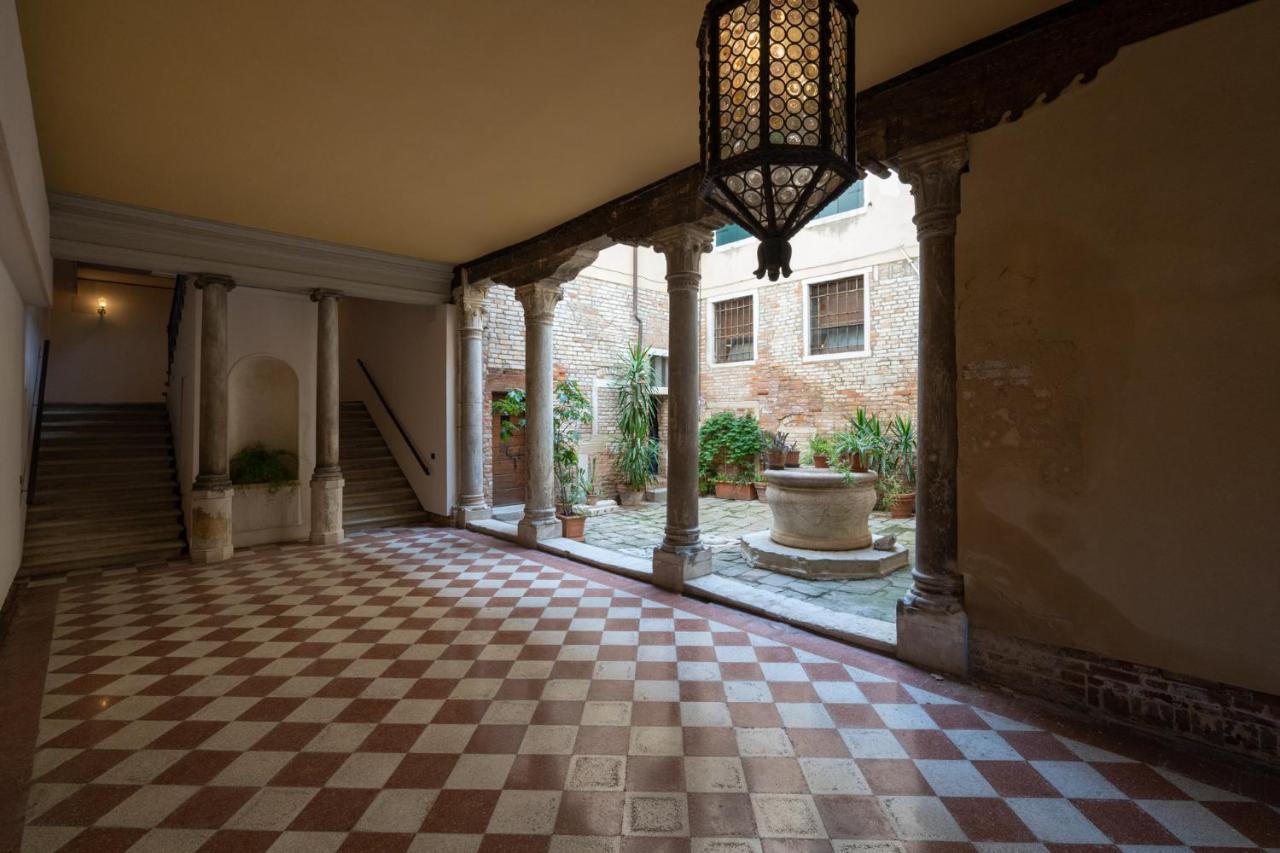 Ca' Longo Palace Damasco Velence Kültér fotó